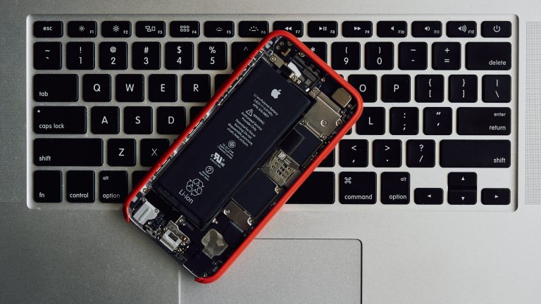 Is It Time to Replace Your Phone Battery?